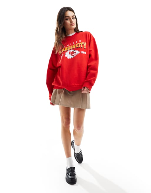 ASOS DESIGN - Oversized sweater met gelicenseerde Kansas City Chiefs-print in rood, 3 van 4