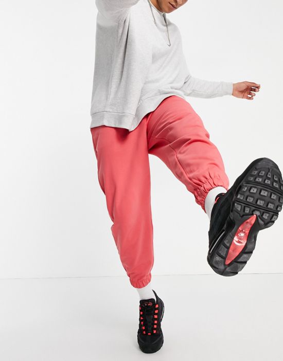 https://images.asos-media.com/products/asos-design-oversized-sweatpants-in-pink-pink-part-of-a-set/23304250-4?$n_550w$&wid=550&fit=constrain