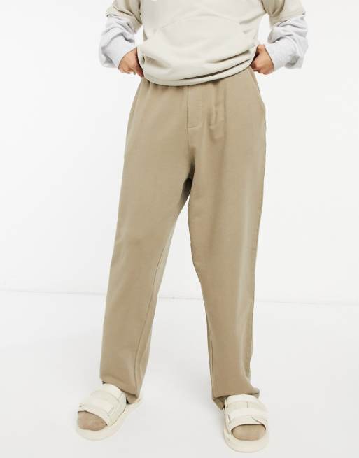 beige sweatpants outfit