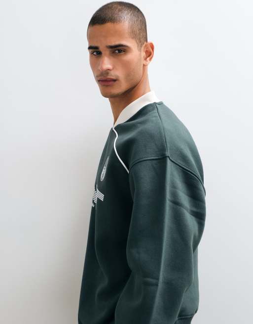 ASOS DESIGN oversized sweatshirt i ribstrik med V-hals, piping og puff-print i mørkeste gran, 4 af 5
