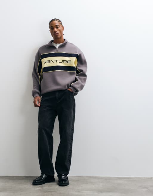 ASOS DESIGN oversized sweatshirt med halv lynlås, cut-and-sew-paneler, piping og print i grå polycotton, 2 af 5