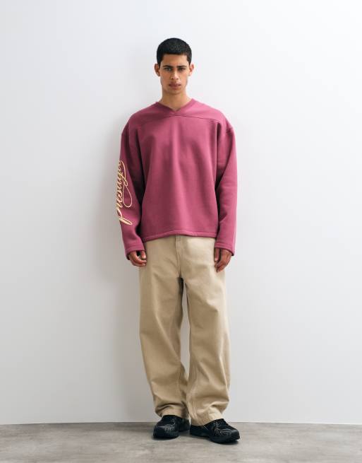 ASOS DESIGN oversized sweatshirt med rund halsringning och varsity-tryck i rött, 3 av 5