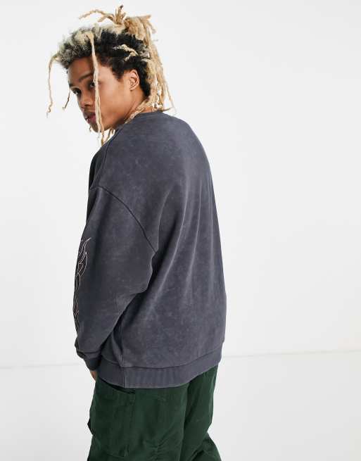 ASOS DESIGN - Oversized sweatshirt met autoprint in grijze acid wash, 3 van 4