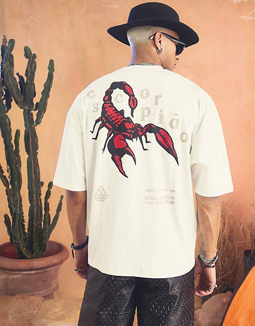Men oversized t-shirt in beige with ranch scorpion back print 