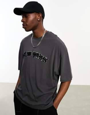 ASOS DESIGN ASOS DESIGN oversized t-shirt in black with boucle New York badge