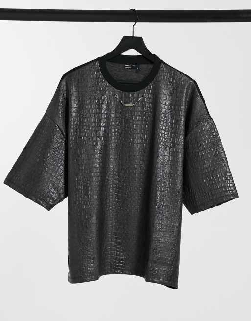 Oversize Black T-shirt Embossed Print