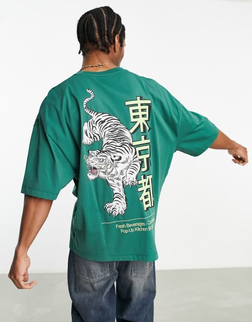 ASOS DESIGN - Oversized T-shirt in groen met souvenirprint op de achterkant, 3 van 4