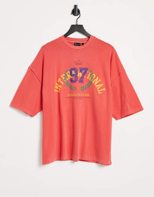 ASOS DESIGN - Oversized T-shirt in verwassen rood met print in collegestijl