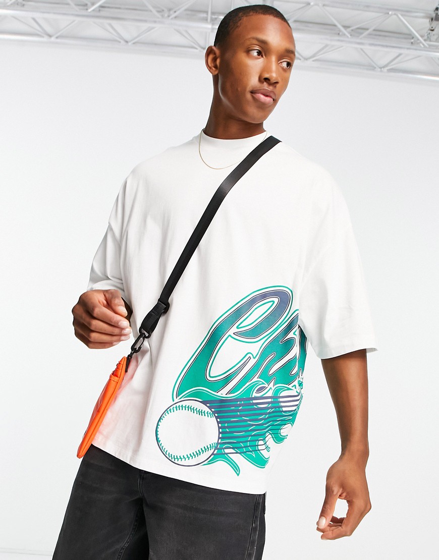 ASOS DESIGN oversized t-shirt in white with wrap around Chicago city print
