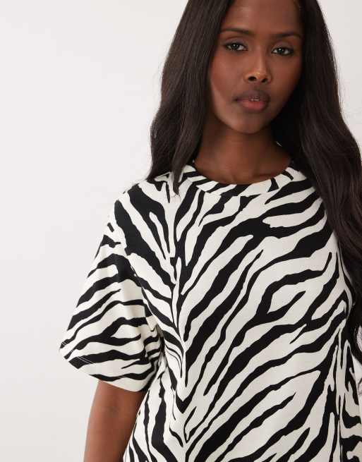 ASOS DESIGN oversized t-shirt in zebra print, 3 of 4