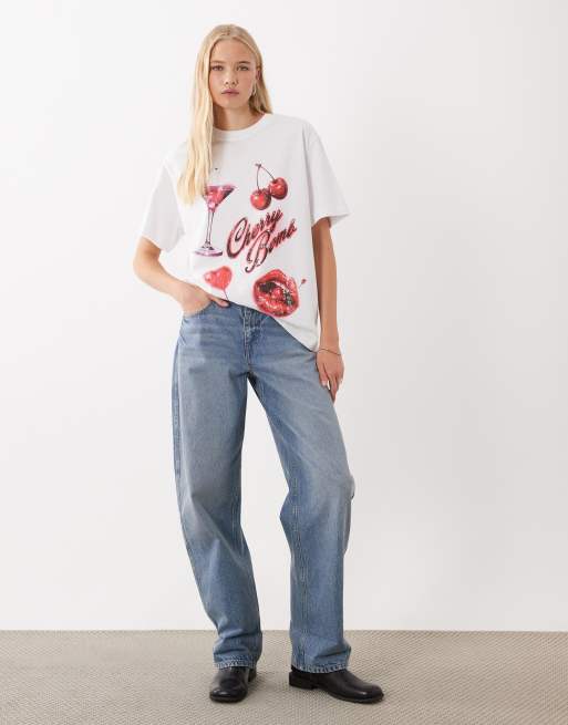 ASOS DESIGN Oversized T-shirt med Cherry bomb airbrush-grafik i hvid, 2 af 4