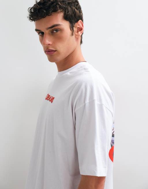 ASOS DESIGN oversized t-shirt med Christmas Gremlins i vitt, 2 av 5