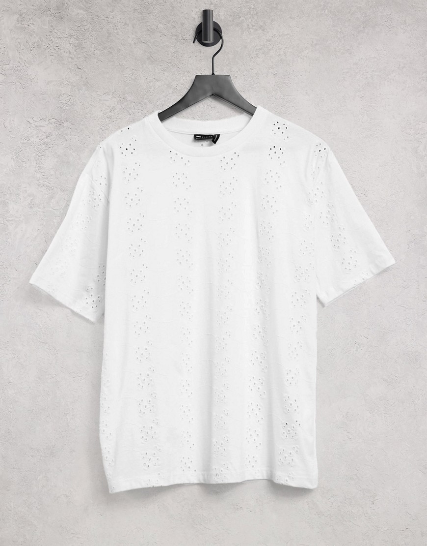 ASOS DESIGN - Oversized T-shirt med gennemgående broderi-Hvid