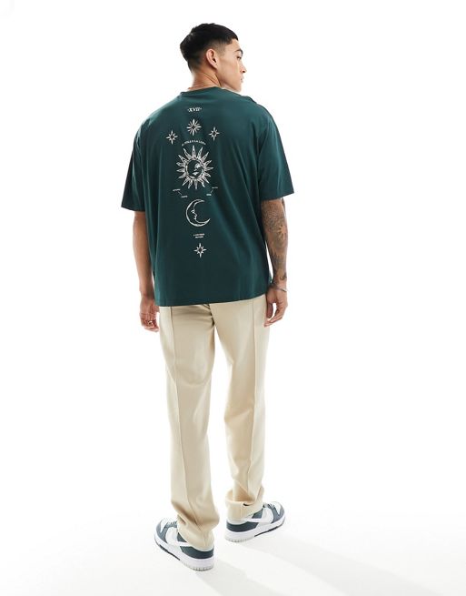 FhyzicsShops DESIGN - Oversized T-shirt med kosmisk print på ryggen i mørkegrøn