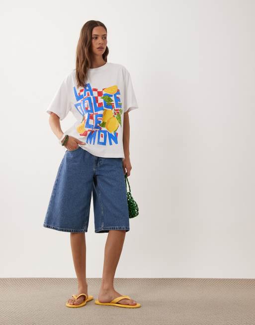 ASOS DESIGN oversized T-shirt med La dolce viita-citrongrafik i hvid, 2 af 4