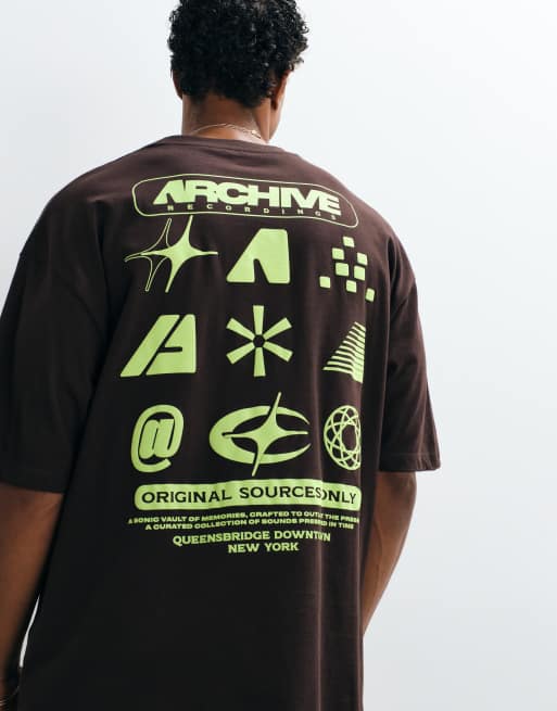 ASOS DESIGN oversized T-shirt med streetwear-grafik i brun, 4 af 5