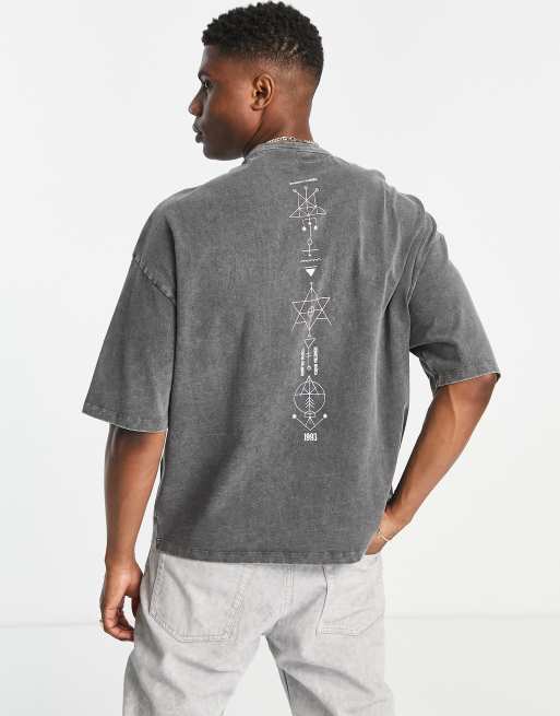 ASOS DESIGN - Oversized T-shirt med symbolprint på rygsøjlen i kraftig sort vask