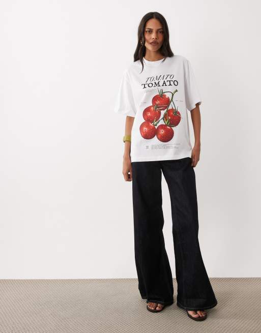 ASOS DESIGN oversized T-shirt med Tomato-grafik i hvid, 3 af 4