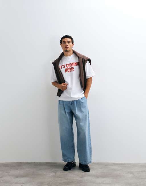 ASOS DESIGN oversized T-shirt met 'coming home'-voetbalslogan in wit, 2 van 5