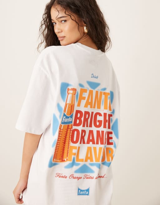 ASOS DESIGN - Oversized T-shirt met gelicentieerde Fanta-prints in wit, 2 van 4