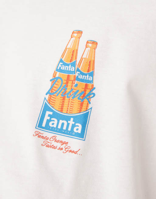 ASOS DESIGN - Oversized T-shirt met gelicentieerde Fanta-prints in wit, 3 van 4