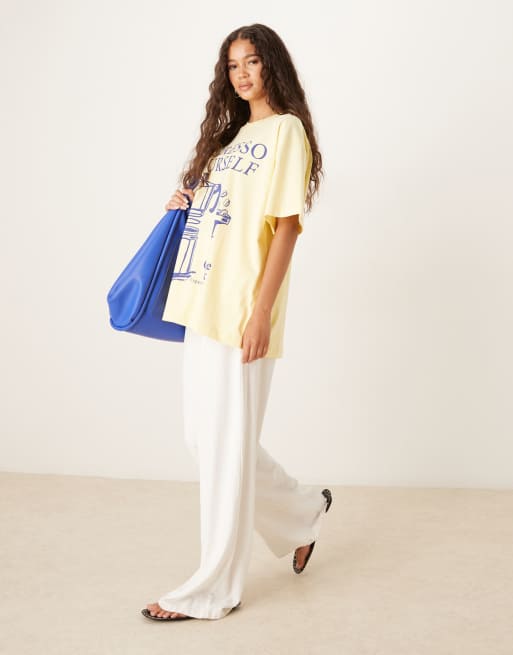 ASOS DESIGN - Oversized T-shirt met grafische 'Espresso' print in geel, 2 van 4