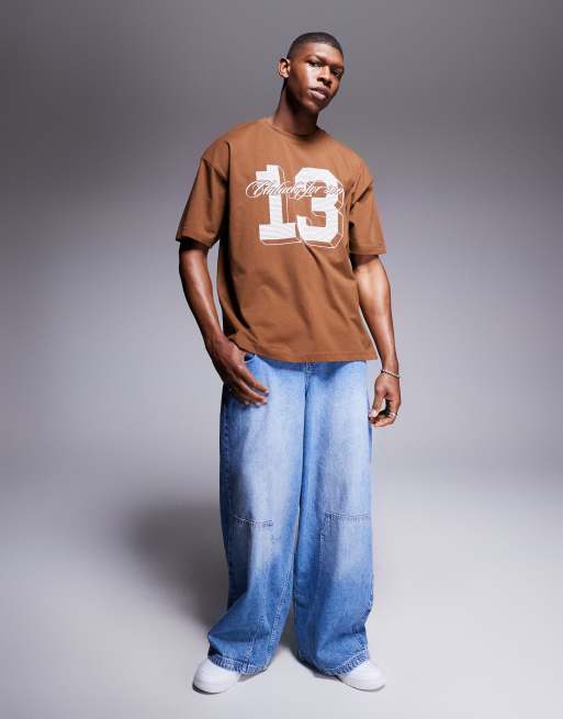 ASOS DESIGN - Oversized T-shirt met grafische sportprint in bruin, 3 van 4