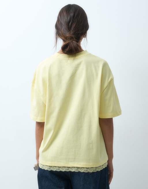 ASOS DESIGN - Oversized T-shirt met kanten rand aan de zoom in geel, 4 van 4