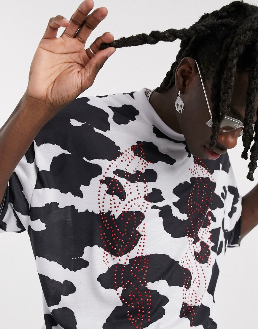 ASOS DESIGN - Oversized T-shirt met koeienprint en hotfix edelstenen met westerse vleugels-Wit
