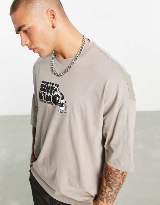 ASOS DESIGN - Oversized T-shirt met koffieprint op de voorkant in bruin, 4 van 4