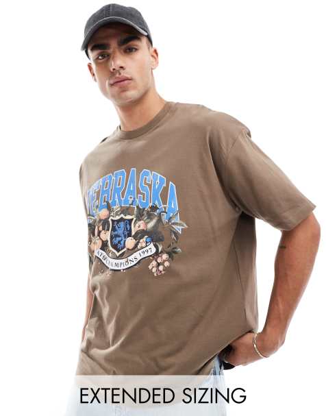 ASOS DESIGN - Oversized T-shirt met 'Nebraska' print op de voorkant in bruin - view 1