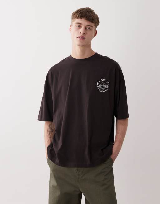 ASOS DESIGN - Oversized T-shirt met New York-print op de achterkant in bruin, 3 van 5