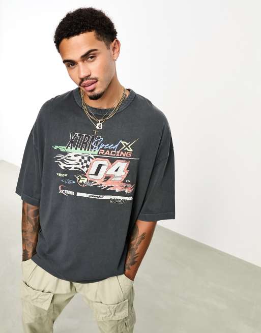 ASOS DESIGN - Oversized T-shirt met racingprint op de voorkant in zwart met wassing