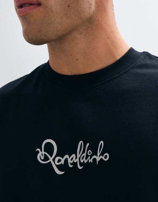 ASOS DESIGN oversized T-shirt met Ronaldinho-print in zwart, 3 van 5