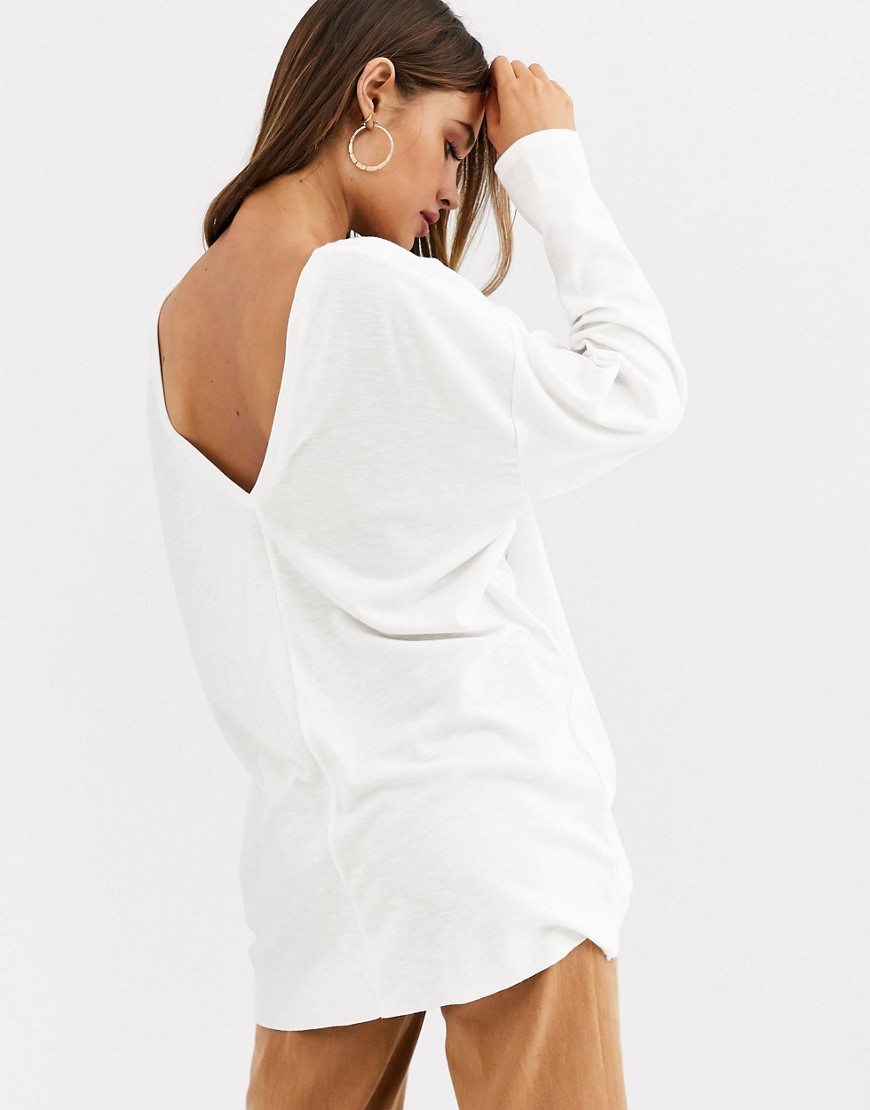 ASOS DESIGN - Oversized T-shirt met V-hals en vleermuismouwen in wit