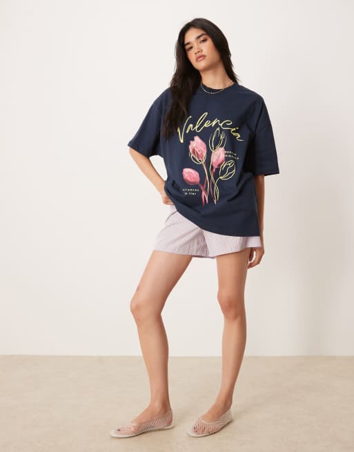 ASOS DESIGN - Oversized T-shirt met 'Valencia' bloemenprint in marineblauw, 3 van 4
