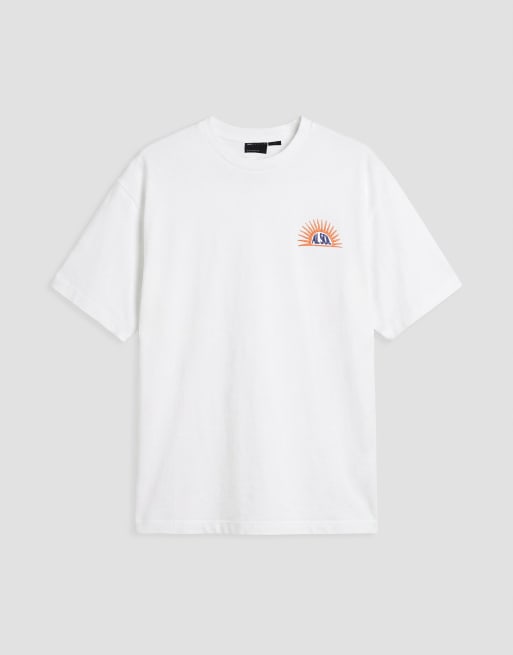 ASOS DESIGN - Oversized T-shirt met zomers borduursel op de borst in wit, 6 van 7