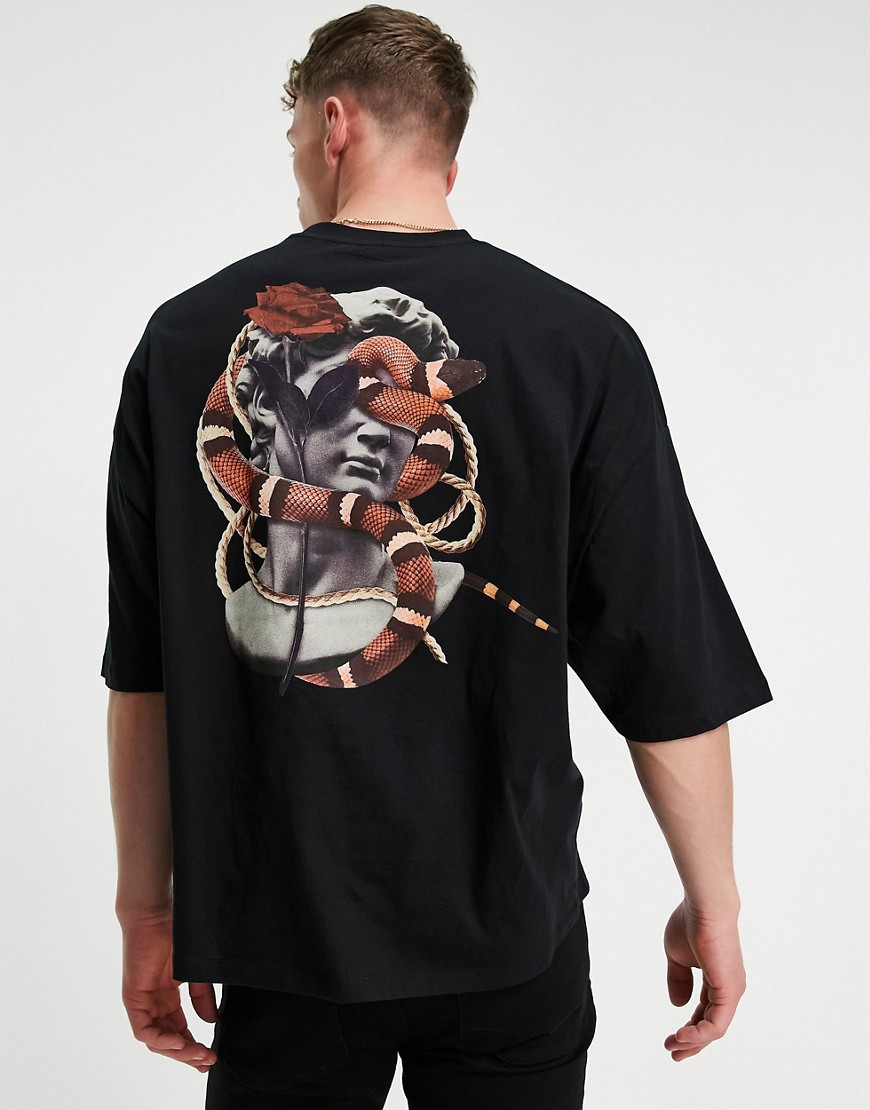 ASOS DESIGN - Oversized T-shirt van biologisch katoen in zwart met slangenprint op de achterkant