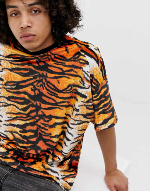 tactiek Smelten ziekte ASOS DESIGN - Oversized T-shirt van fluweel met tijgerprint | ASOS