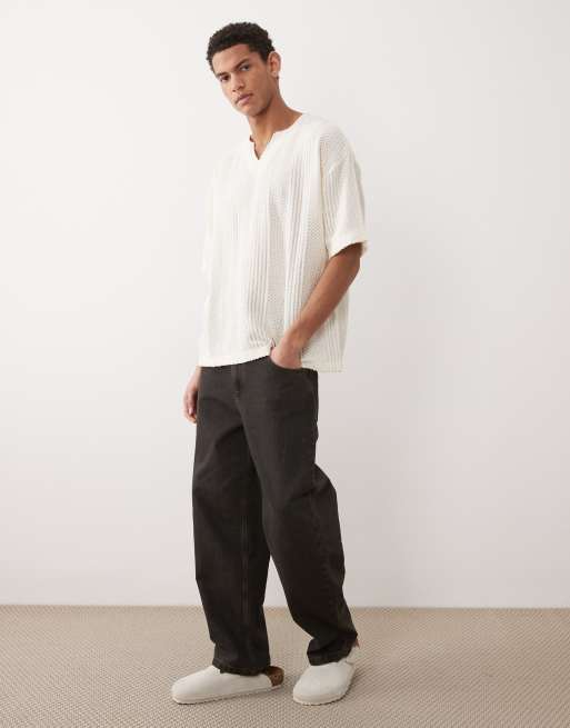 ASOS DESIGN - Oversized T-shirt van getextureerde stof met V-hals in crème , 2 van 5