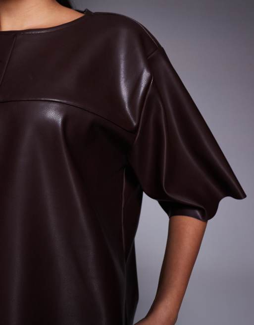 ASOS DESIGN - Oversized T-shirt van PU met detailnaad in bruin, 4 van 4