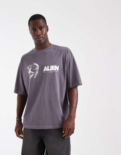 ASOS DESIGN oversized t-shirt with Alien print in washed grey, 5 of 5