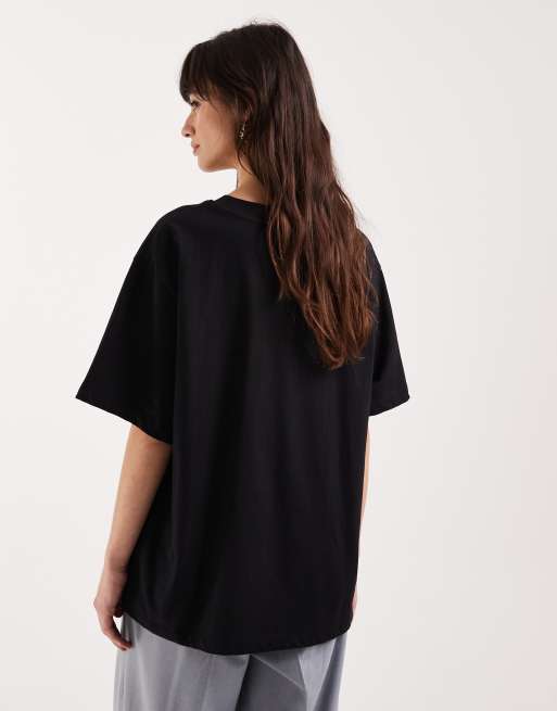 ASOS DESIGN oversized t-shirt with batman graphic in black, 3 of 4