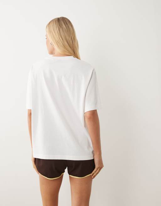 ASOS DESIGN oversized T-shirt with buttermilk vintage car graphic in white, 4 of 4