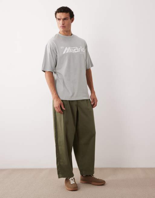 ASOS DESIGN oversized t-shirt with city graphic in grey, 2 of 5