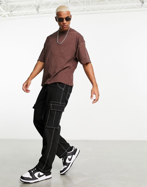 Black Cargo Pants with Brown Crew-neck T-shirt Outfits (2 ideas