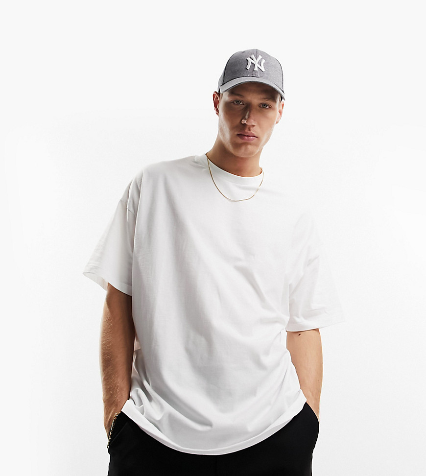 ASOS DESIGN oversized t-shirt with crew neck in white - WHITE