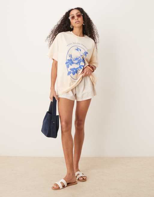ASOS DESIGN oversized t-shirt with floral blooming graphic in buttermilk, 4 of 4