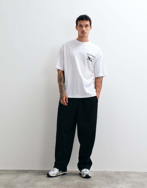 ASOS DESIGN Oversized t-shirt with Guinness Christmas Print in White, 4 of 5