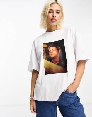 ASOS DESIGN oversized t-shirt with leonardo dicaprio license graphic in white